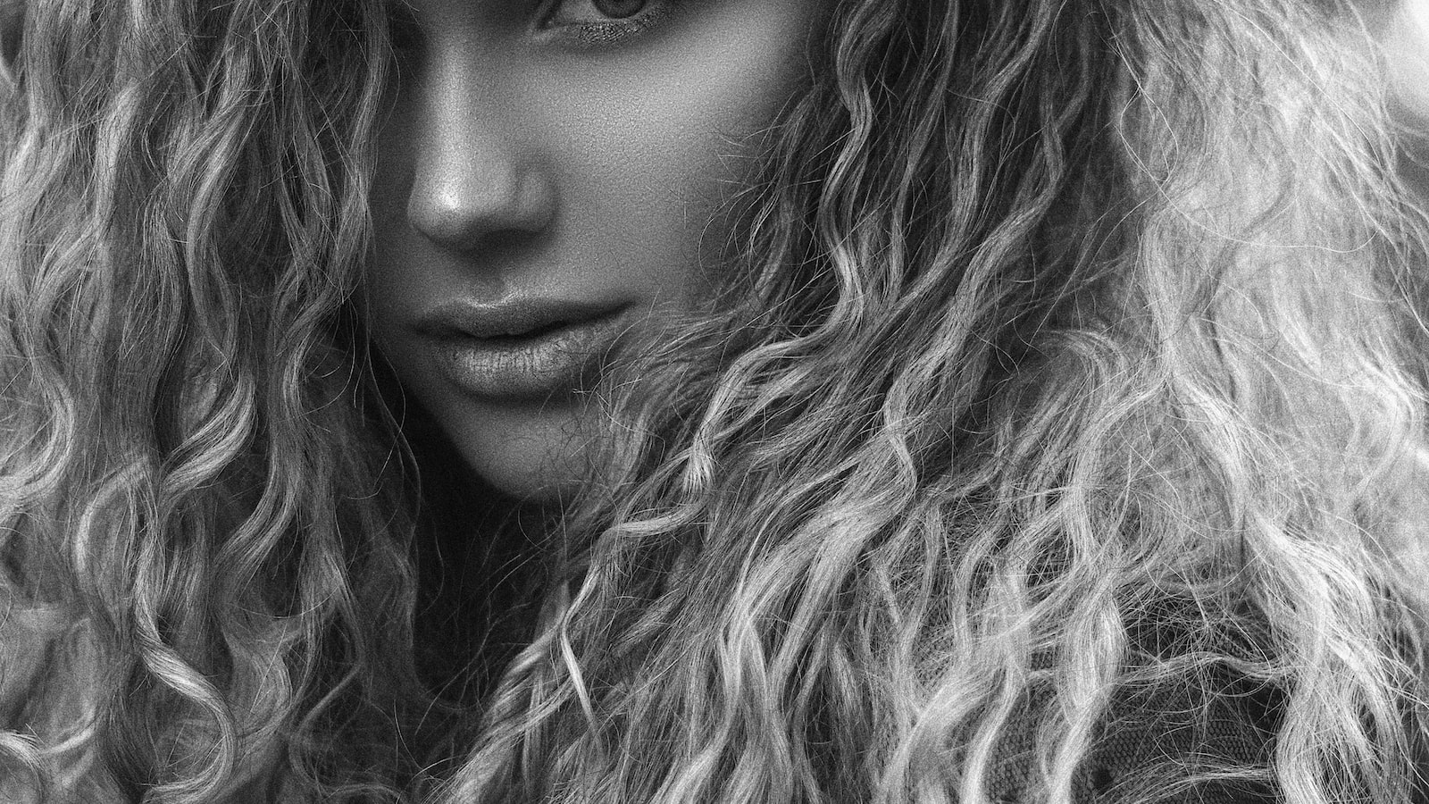 5 best hair thickening shampoos for voluminous hair