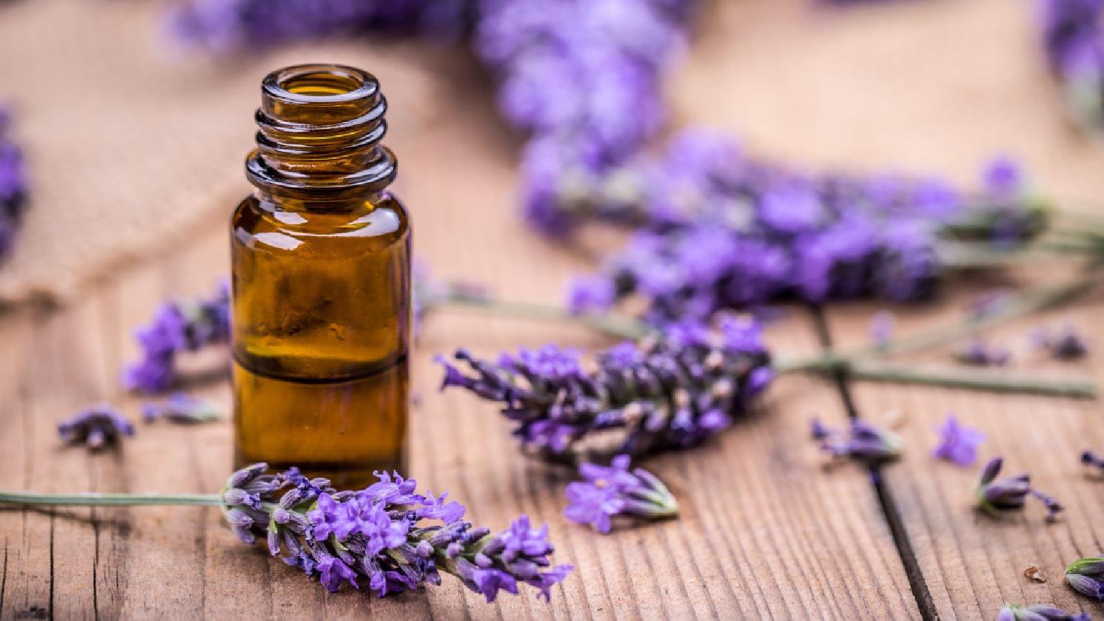 7 essential oils for psoriasis that will soothe the symptoms