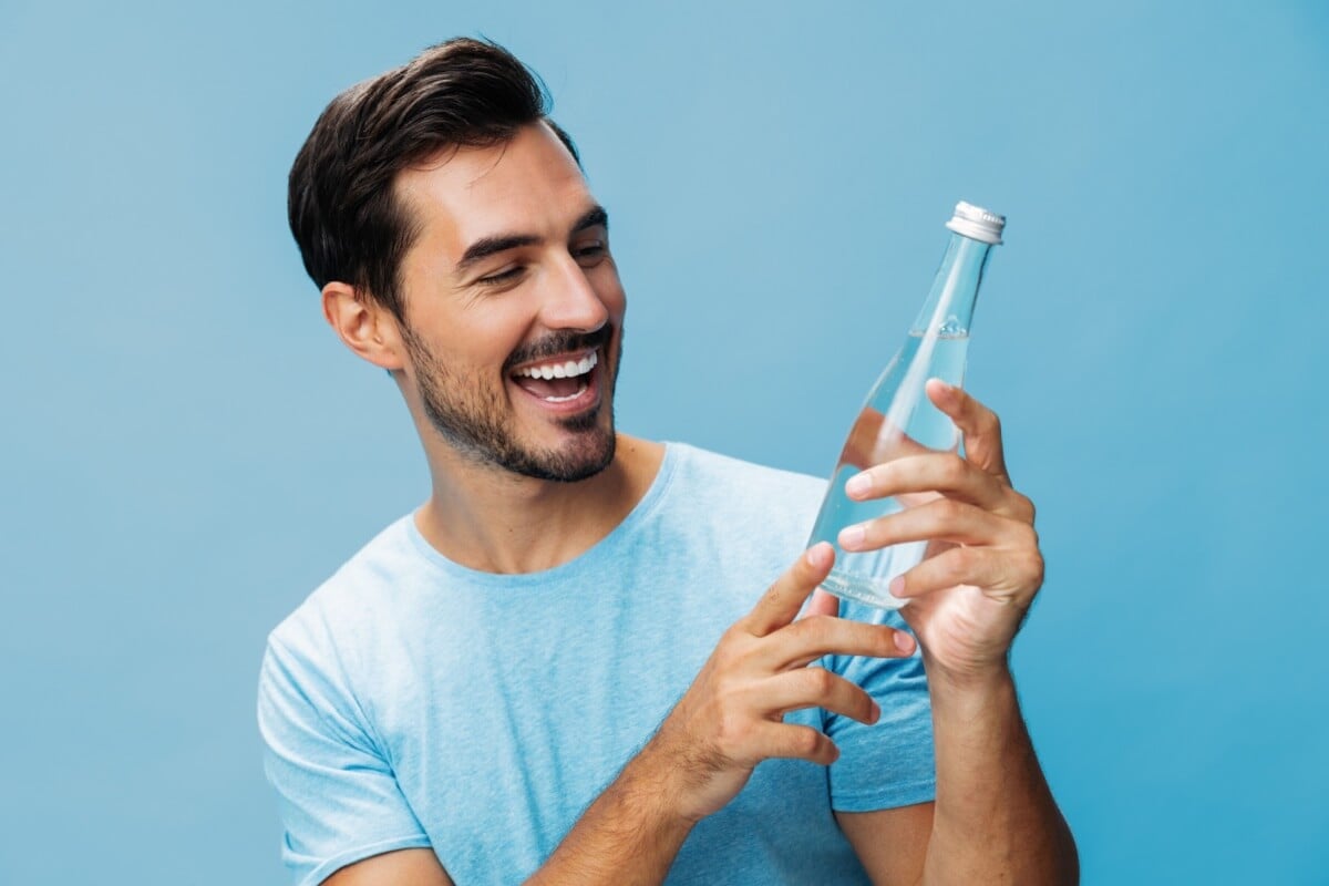 see-why-opening-bottles-with-teeth-can-be-harmful