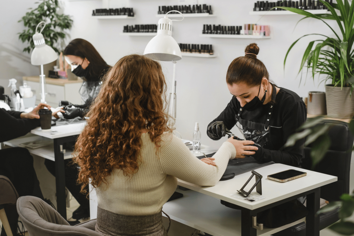 7-expert-tips-for-those-who-want-to-stand-out-as-a-manicurist