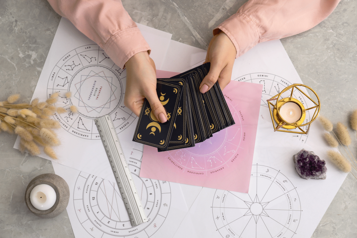 gypsy-deck:-see-the-july-2026-predictions-for-the-12-signs