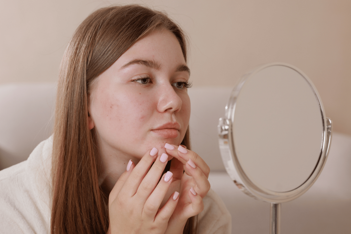 sua-pele-piorou-depois-do-skincare?-5-erros-que-podem-causar-oleosidade,-irritacao-e-espinhas