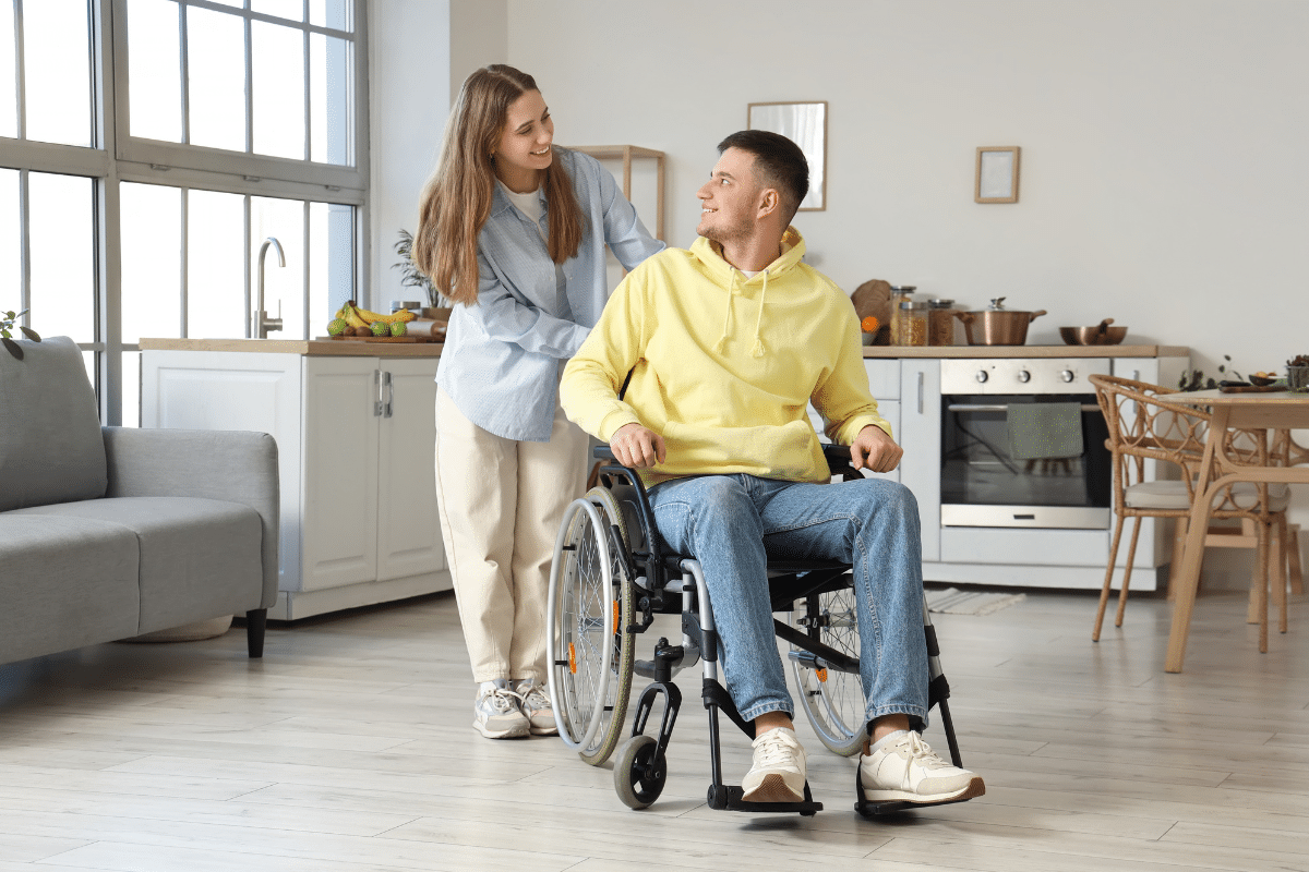 7-adaptacoes-simples-na-rotina-de-quem-cuida-de-uma-pessoa-com-mobilidade-reduzida